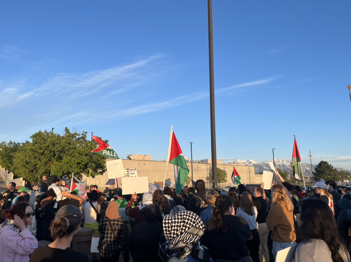 Protestors gather and chant at the Salt Lake County Metro Jail for the release of their comrade. (Photo by Caelan Roberts | Daily Utah Chronicle)